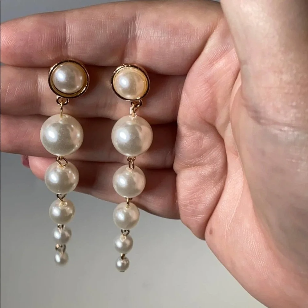 RESTOCKED! Gold Bulky Pearl Dangly Fashion Earring - Picture 5 of 7